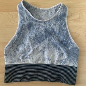 Lululemon crop top